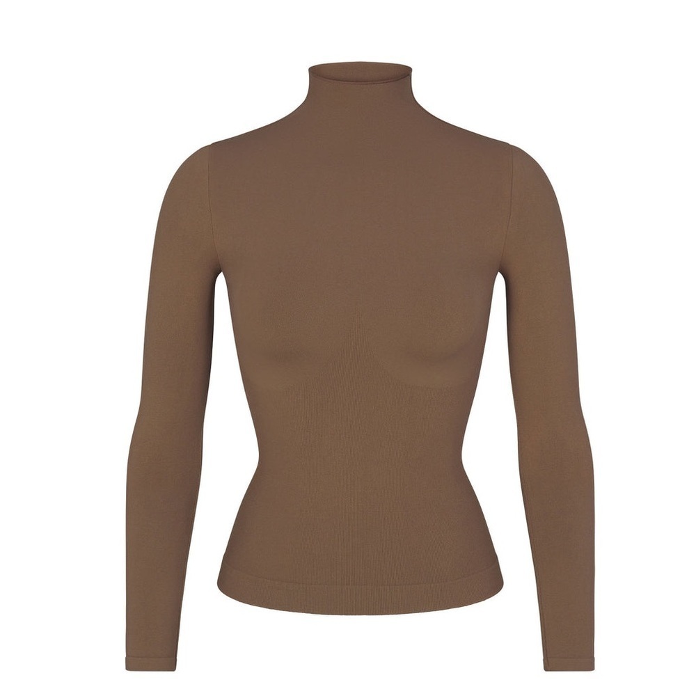 LONG SLEEVE MOCK NECK TOP